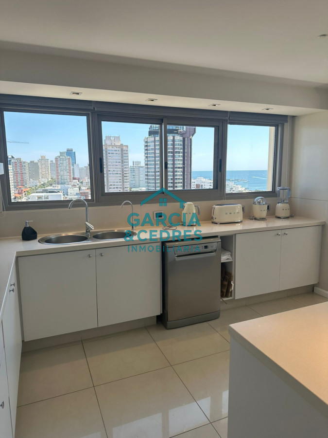 Apartamento ID.175 - Torre Imperiale Exclusivo Apartamento de Gran Categoría con 4 Dormitorios, Servicio y 6 Baños