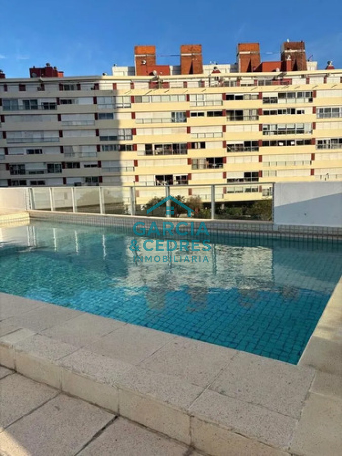 Apartamento ID.368 - Apartamento 2 Dormitorios y 2 Baños con Cochera y Baulera - Amueblado, a Pasos del Mar y Gorlero
