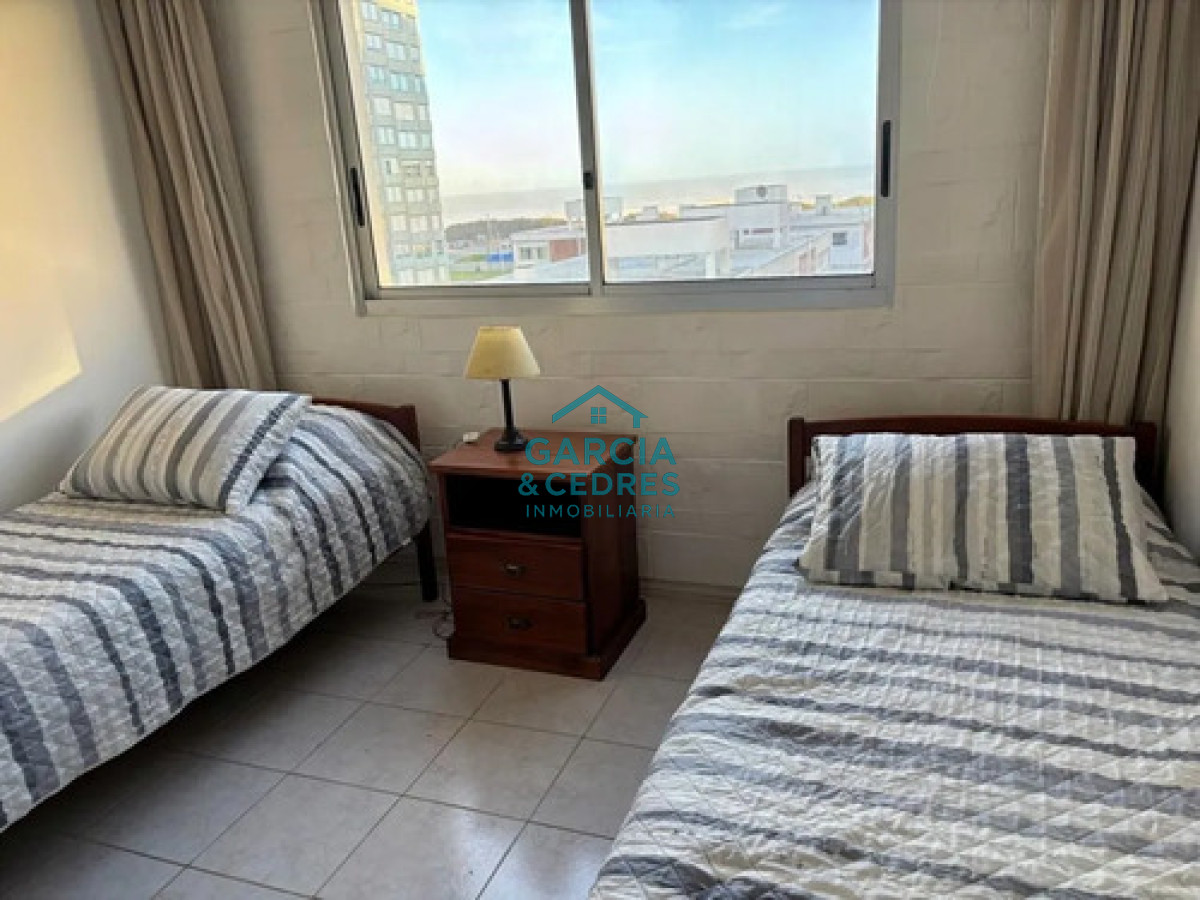 Apartamento ID.368 - Apartamento 2 Dormitorios y 2 Baños con Cochera y Baulera - Amueblado, a Pasos del Mar y Gorlero