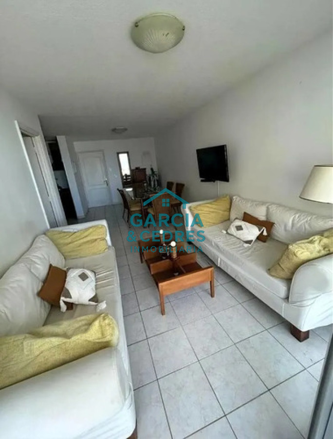 Apartamento ID.368 - Apartamento 2 Dormitorios y 2 Baños con Cochera y Baulera - Amueblado, a Pasos del Mar y Gorlero