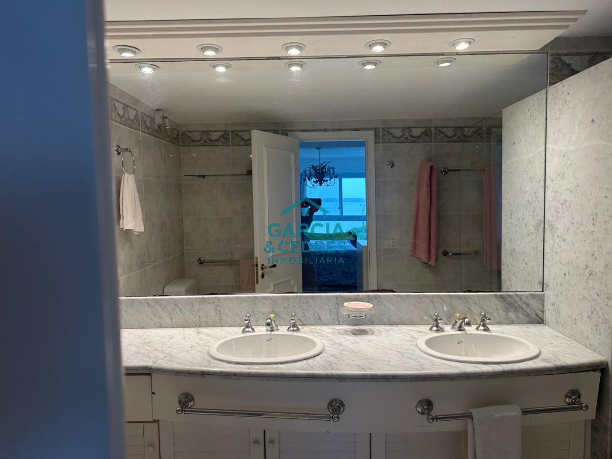Apartamento ID.379 - Torre Beverly Tower apto de 3 dormitorios en suite + dep servicio c/baño