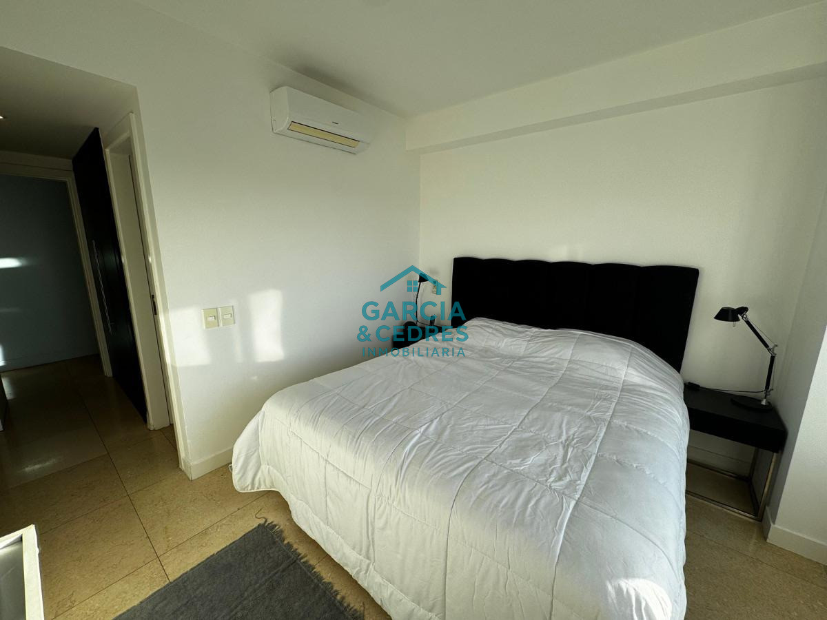 Apartamento ID.422 - Alquiler invernal Apto de 1 1/2 dorm y 2 baños en torre YOO 