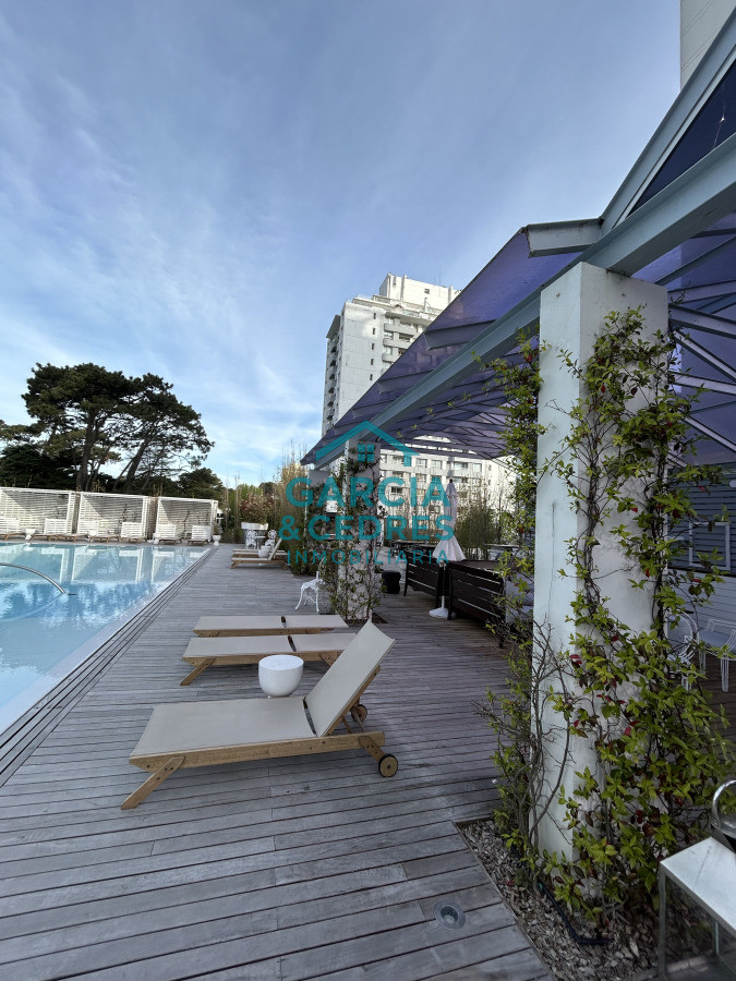 Apartamento ID.2 -  Vendo Apto En Torre Yoo de 1 1/2 dormitorio Excelente Estado . Una Torre Con Todas Las Amenidades . No Deje De Perder Esta Oportunidad