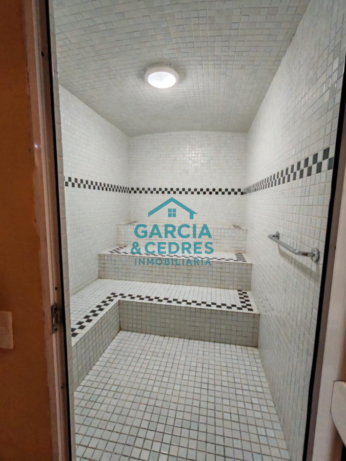 Apartamento ID.197 - Oportunidad !!! Venta Apartamento 4 Dormitorios y 3 baños Reciclado - Playa Brava - Parquemar Center