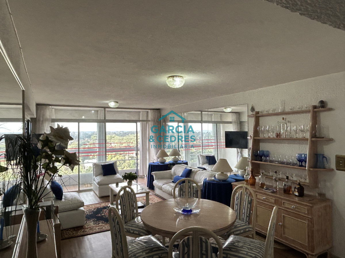 Apartamento ID.5 -  Vendo Apto En Torre Marfil de 2 dormitorios en muy buen estado . Una Torre de muy buena construccion . No Deje De Perder Esta Oportunidad