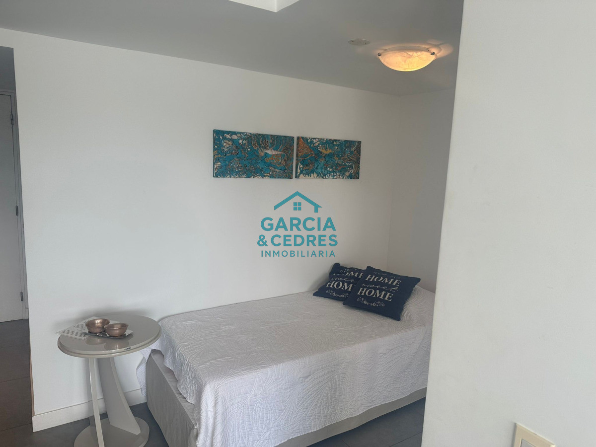 Apartamento ID.1 -  Vendo Apto En Torre Yoo de 1 1/2 dormitorio Excelente Estado . Una Torre Con Todas Las Amenidades . No Deje De Perder Esta Oportunidad