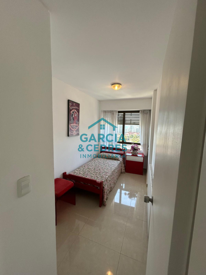 Apartamento ID.197 - Oportunidad !!! Venta Apartamento 4 Dormitorios y 3 baños Reciclado - Playa Brava - Parquemar Center