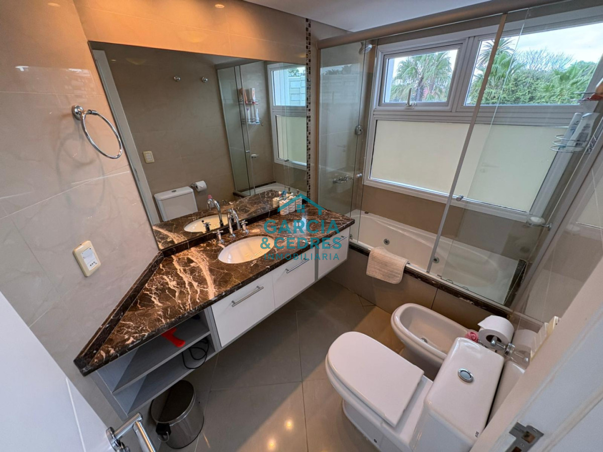 Apartamento ID.267 - Apartamento de 3 dormitorios en Casino Tower, Punta del Este