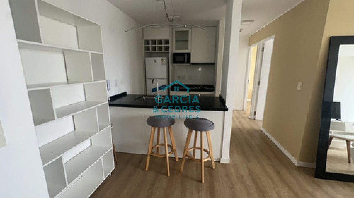 Apartamento ID.496 - Alquiler anual en apartamento de 2 Dormitorios con cochera. Los Dolmenes, Punta Del Este.