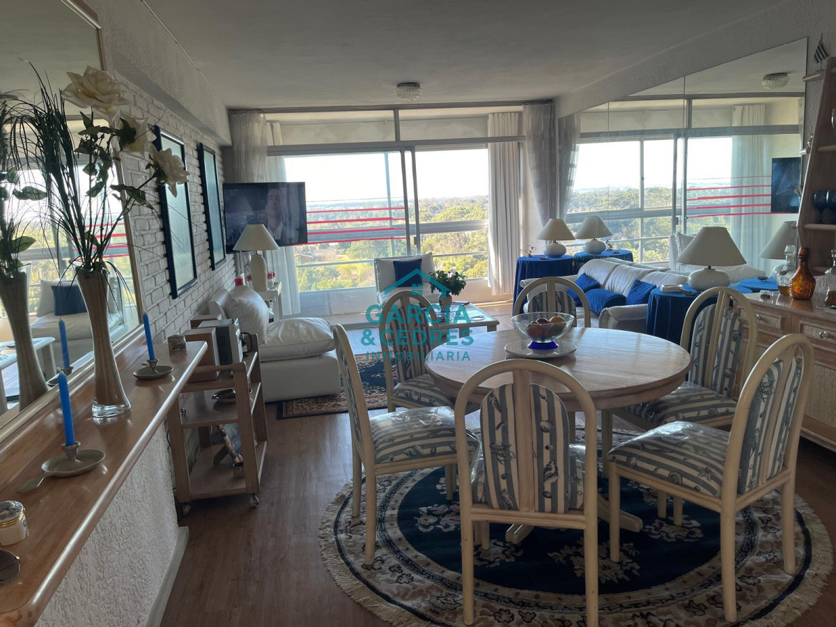 Apartamento ID.5 -  Vendo Apto En Torre Marfil de 2 dormitorios en muy buen estado . Una Torre de muy buena construccion . No Deje De Perder Esta Oportunidad