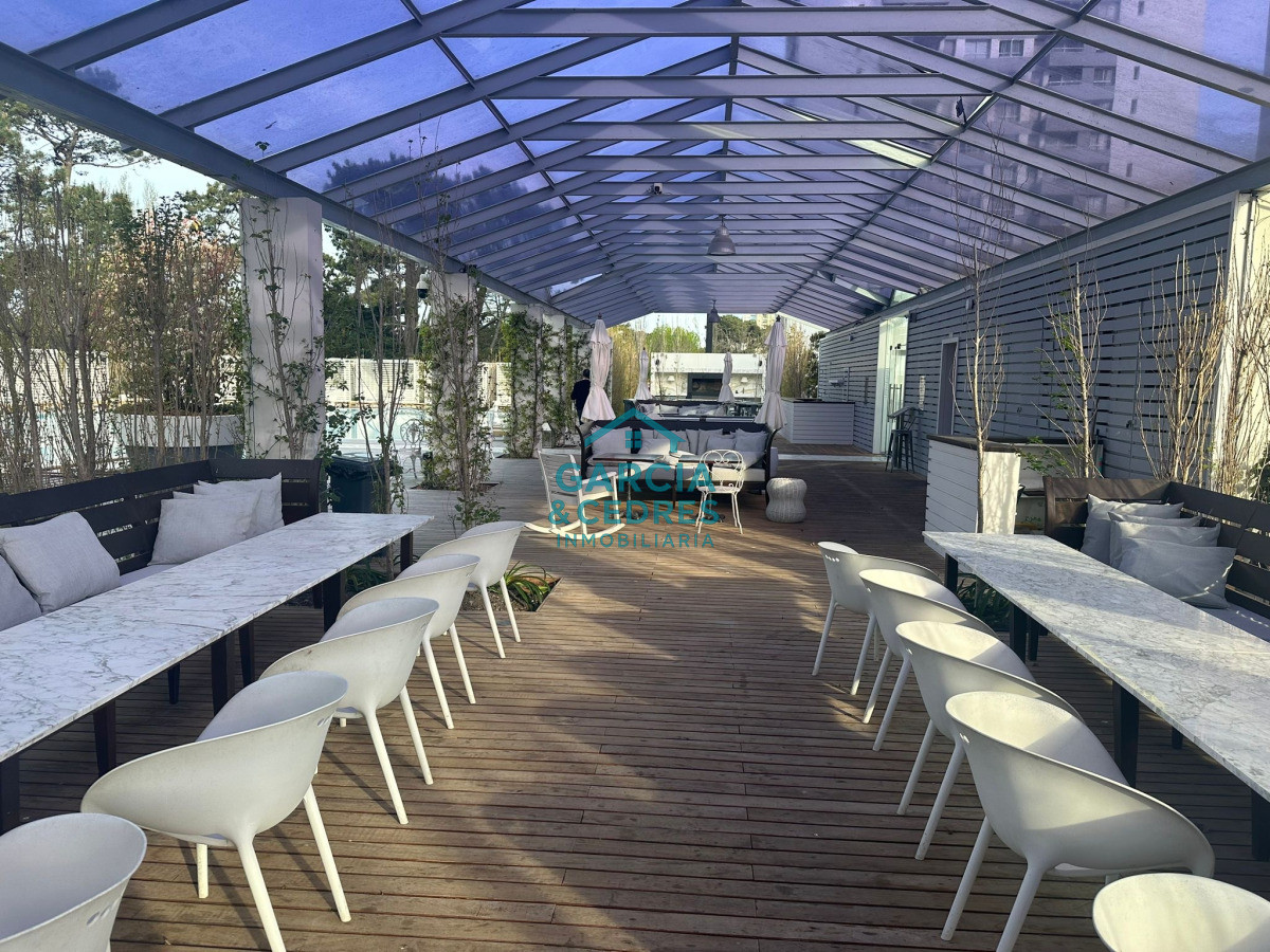 Apartamento ID.2 -  Vendo Apto En Torre Yoo de 1 1/2 dormitorio Excelente Estado . Una Torre Con Todas Las Amenidades . No Deje De Perder Esta Oportunidad