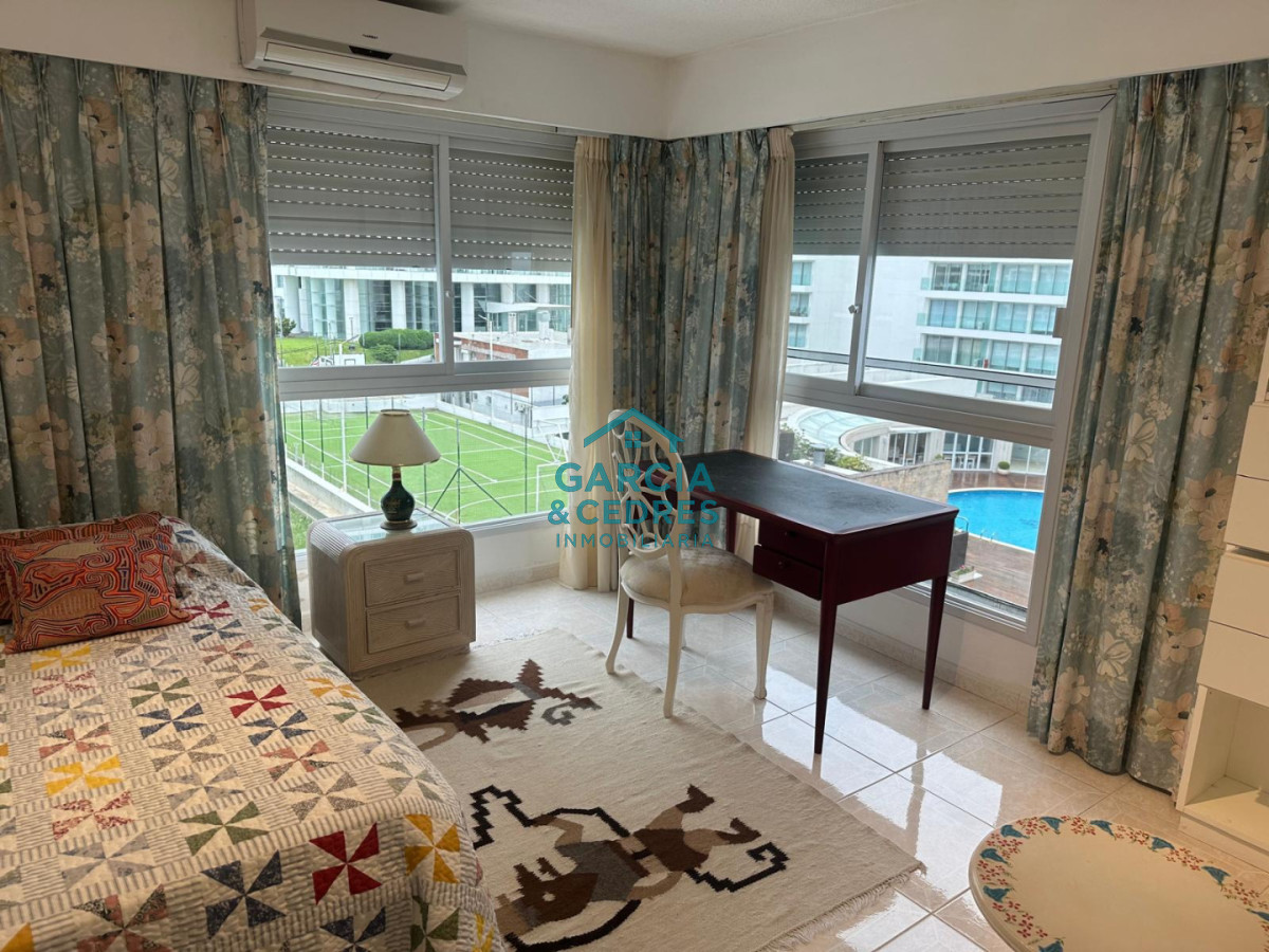 Apartamento ID.379 - Torre Beverly Tower apto de 3 dormitorios en suite + dep servicio c/baño