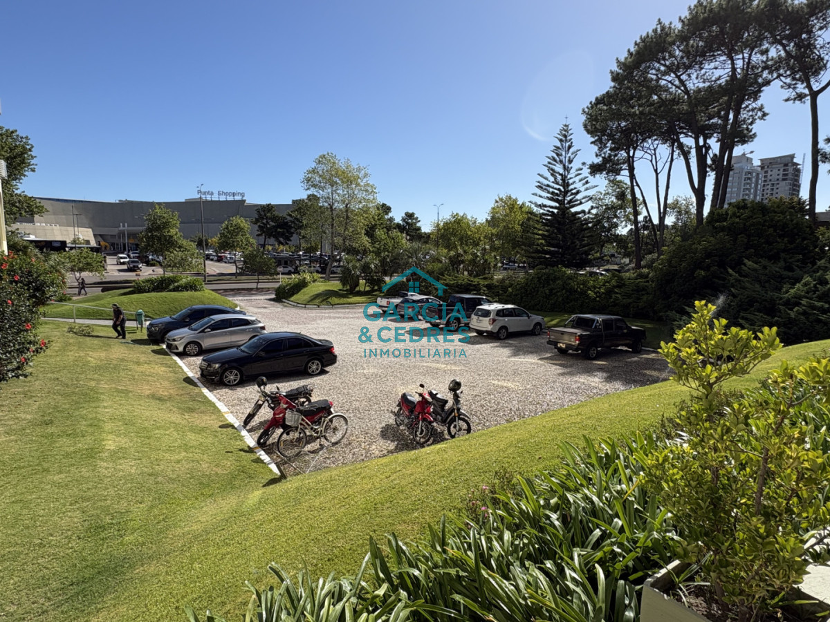 Apartamento ID.263 - Gran apartamento frente a Punta Shopping, Punta del Este