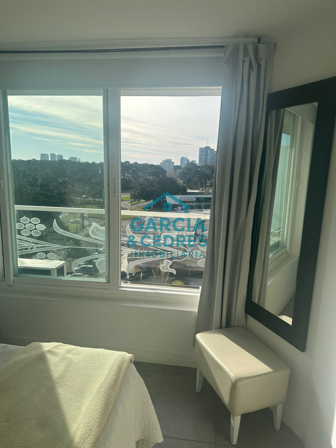 Apartamento ID.2 -  Vendo Apto En Torre Yoo de 1 1/2 dormitorio Excelente Estado . Una Torre Con Todas Las Amenidades . No Deje De Perder Esta Oportunidad