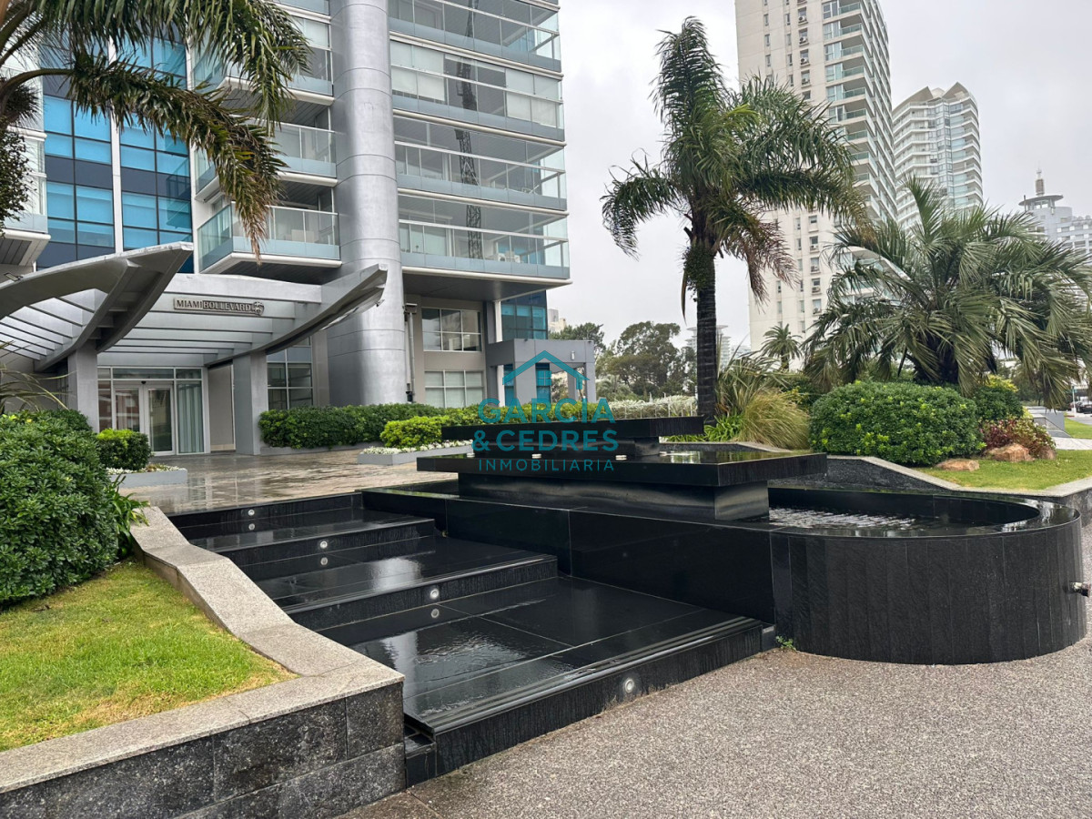 Apartamento ID.495 - Miami Boulevard, Punta del Este.  Apartamento de 2 dormitorios y 2 baños