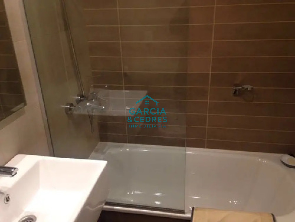 Apartamento ID.324 - Alquiler invernal - Apartamento 2 Dormitorios En Punta Del Este Invernal Con Cochera. Excelente Vista y ubicación.