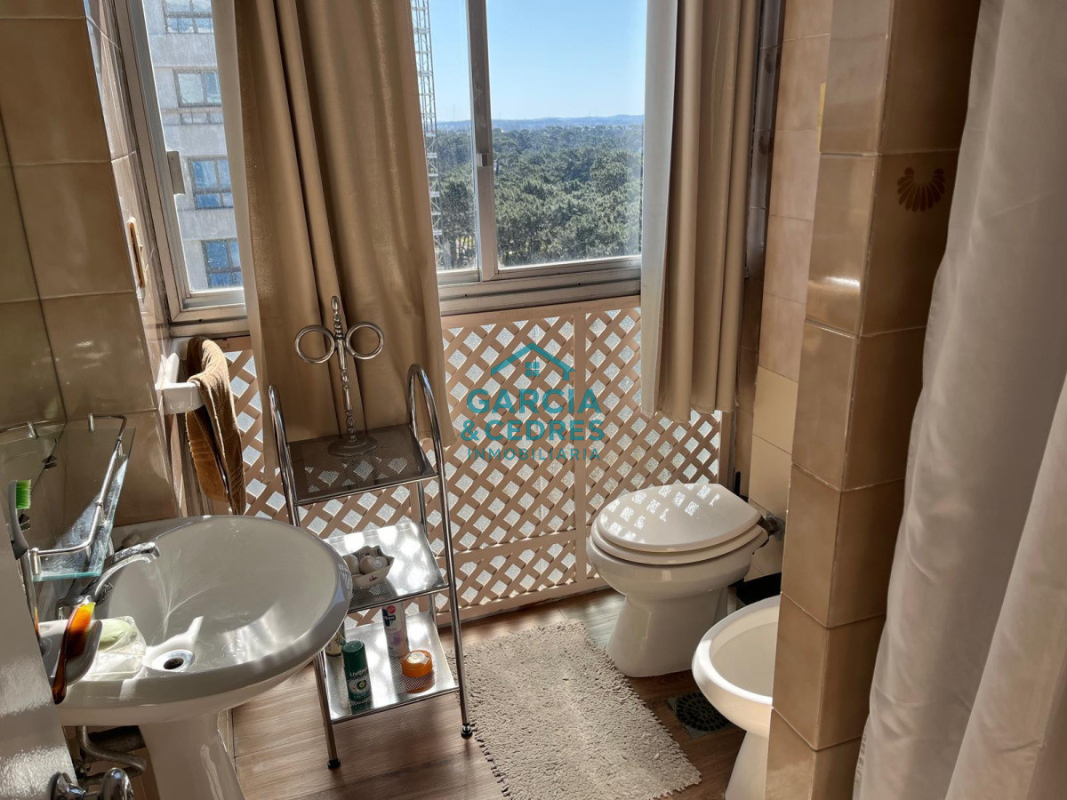 Apartamento ID.5 -  Vendo Apto En Torre Marfil de 2 dormitorios en muy buen estado . Una Torre de muy buena construccion . No Deje De Perder Esta Oportunidad