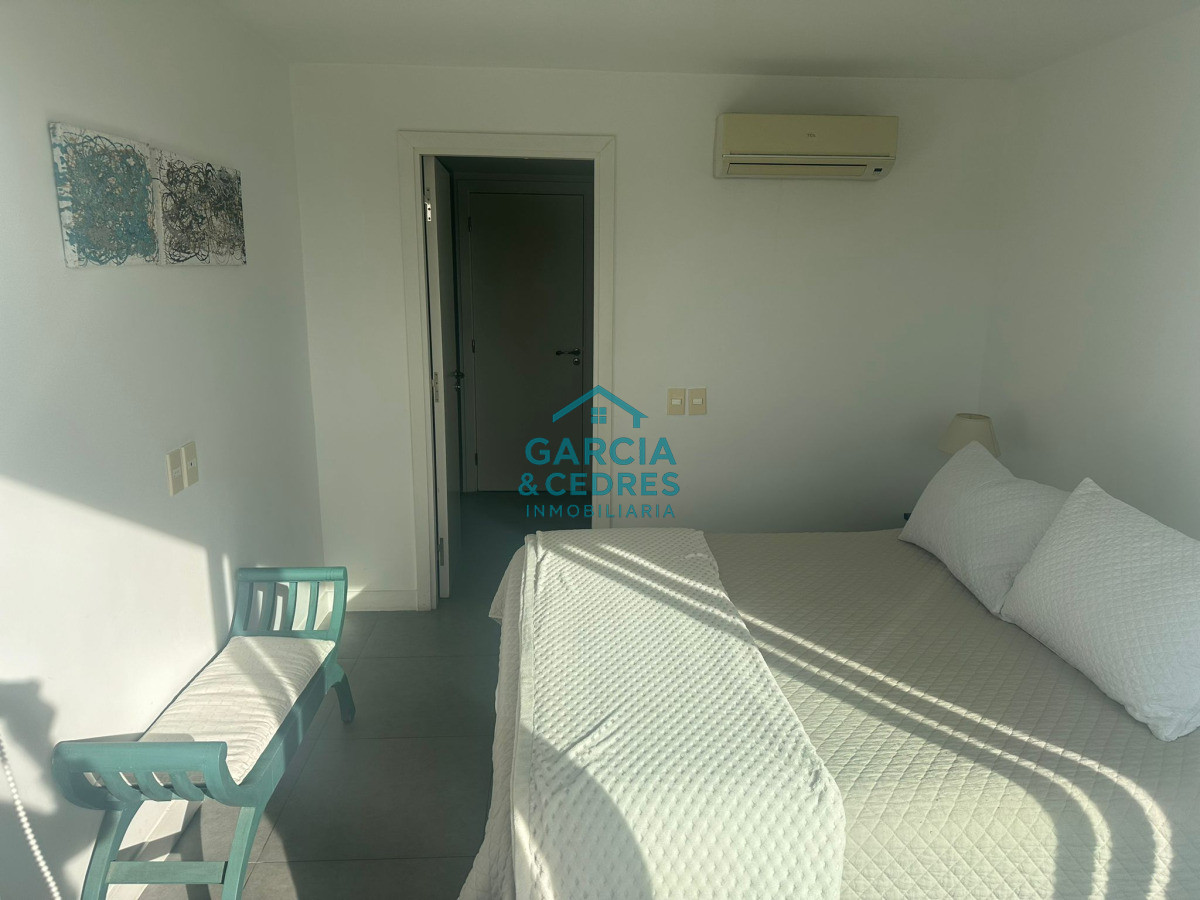 Apartamento ID.1 -  Vendo Apto En Torre Yoo de 1 1/2 dormitorio Excelente Estado . Una Torre Con Todas Las Amenidades . No Deje De Perder Esta Oportunidad