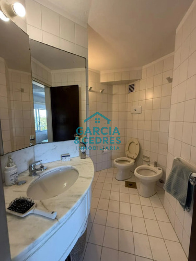 Apartamento ID.330 - Alquiler anual en apartamento amoblado de 1 dormitorio con piscina, Punta Del Este.