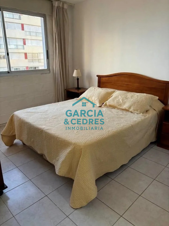 Apartamento ID.368 - Apartamento 2 Dormitorios y 2 Baños con Cochera y Baulera - Amueblado, a Pasos del Mar y Gorlero