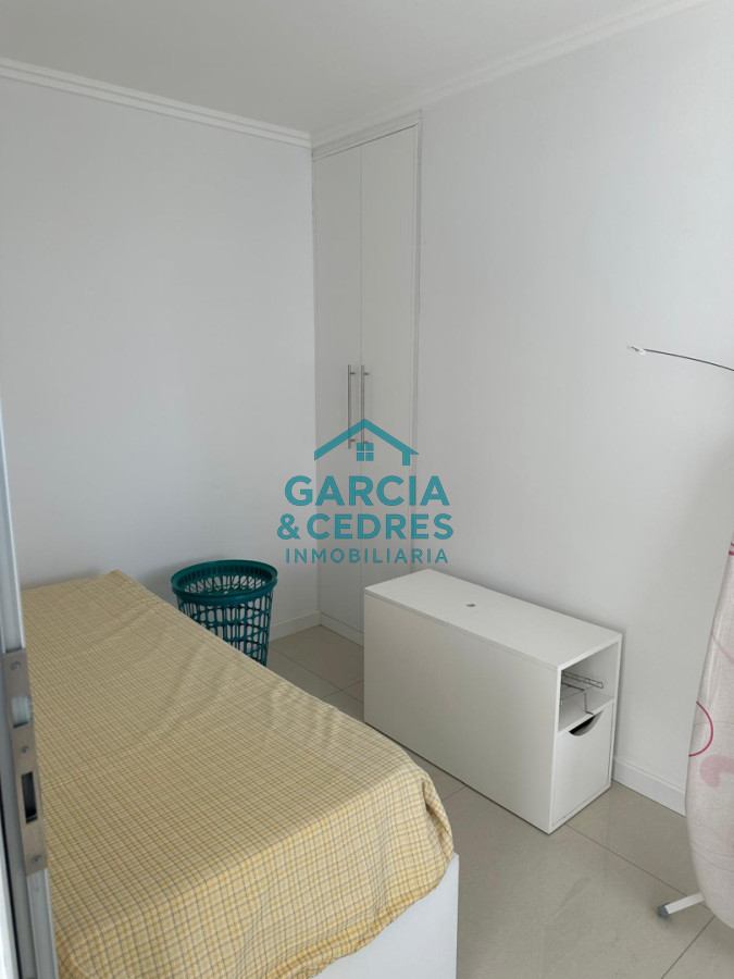 Apartamento ID.183 - Exclusivo Apartamento en Edificio Puerto Punta - 4 Dormitorios + Servicio Completo