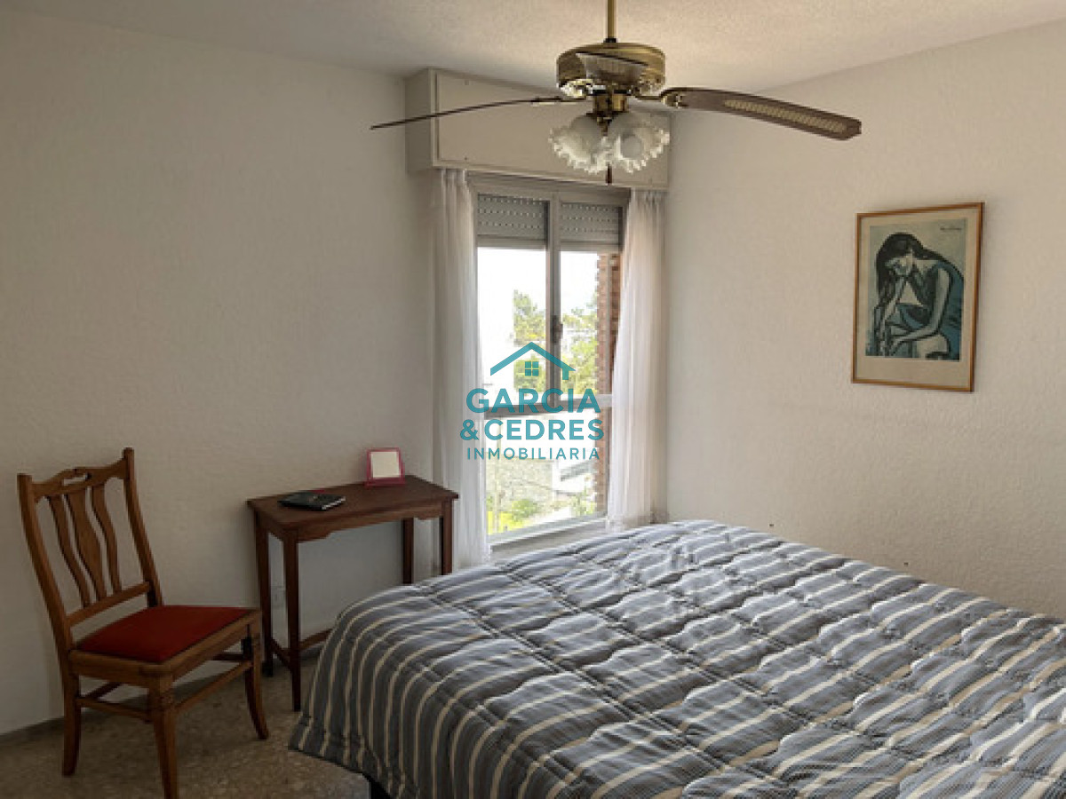 Apartamento ID.564 - Apartamento de 2 dormitorios en primer linea con vista al mar, Playa Mansa