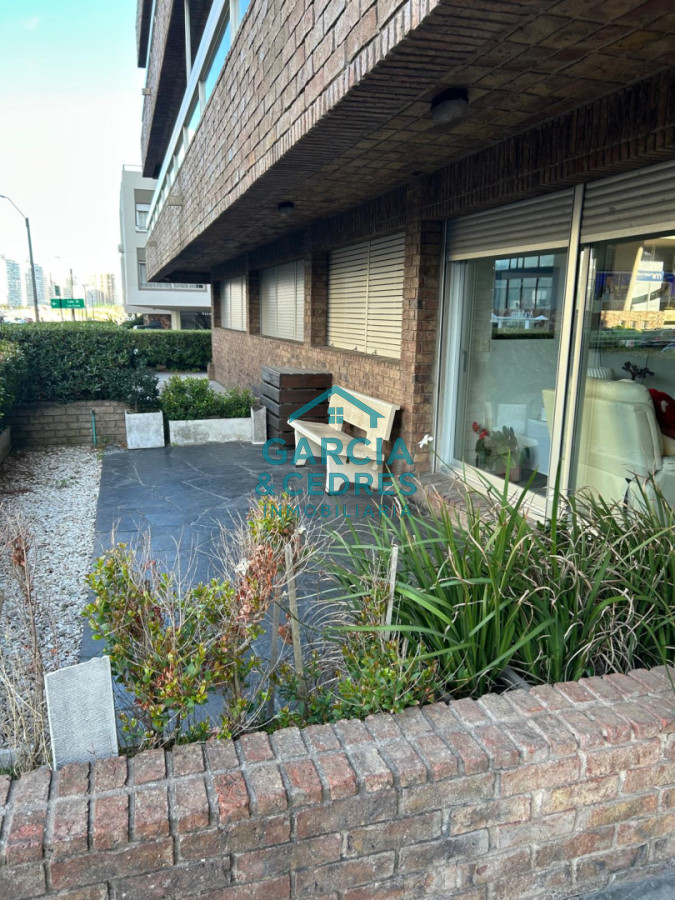 Apartamento ID.181 - Oportunidad Apartamento de 3 Dormitorios y 2 baños en Edificio Porto Santo - Punta del Este