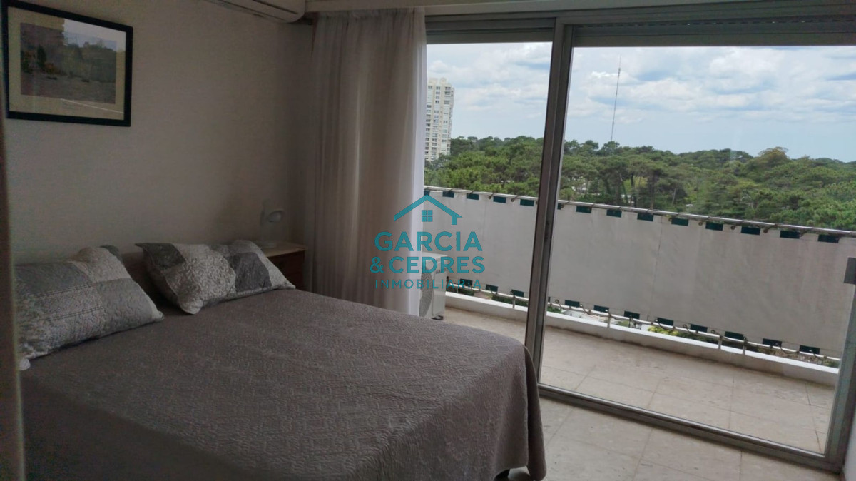 Apartamento ID.479 - Amplio apartamento con gran vista en Complejo Arcobaleno, Playa Mansa. 