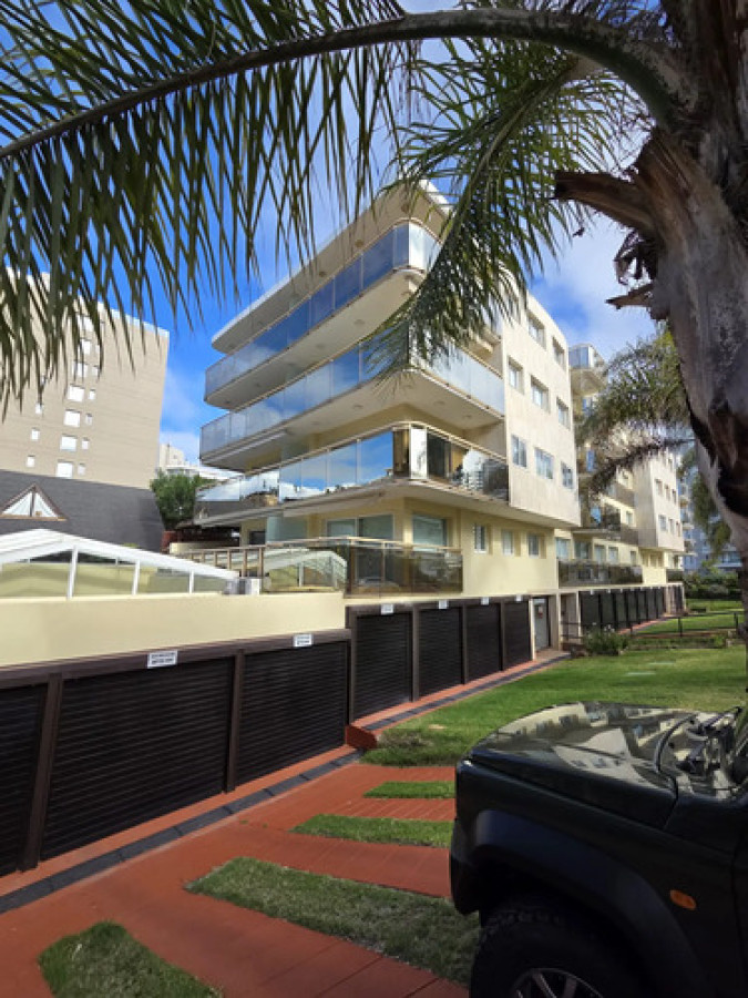 Imagen de Apartamento reciclado en Mare Azzurro a pasos del mar - Playa Brava