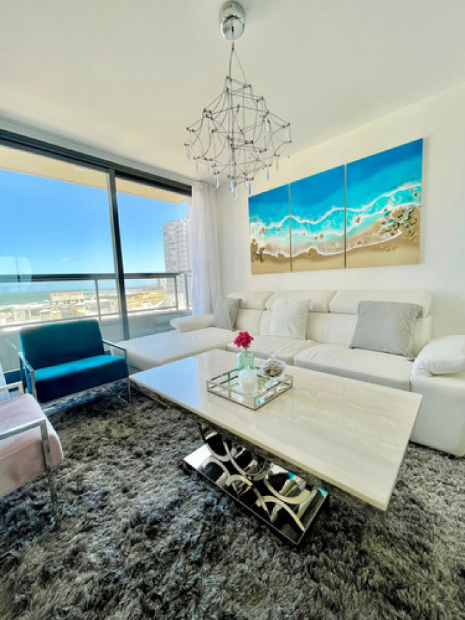Apartamento de 2 dormitorios con vista al mar en Torre Gauguin, Playa Brava