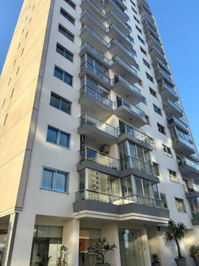Apartamento 2 Dormitorios y 2 Baños con Cochera y Baulera - Amueblado, a Pasos del Mar y Gorlero