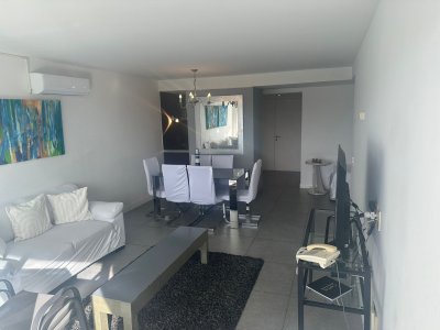  Vendo Apto En Torre Yoo de 1 1/2 dormitorio Excelente Estado . Una Torre Con Todas Las Amenidades . No Deje De Perder Esta Oportunidad