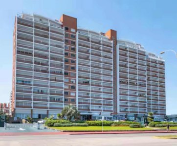 Apartamento Codigo #Amplio apartamento en la parada 1 de la Mansa con vista al mar, Punta del Este 