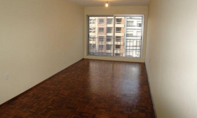 Se Vende Apartamento De 2 Dormitorios En Parque Rodó