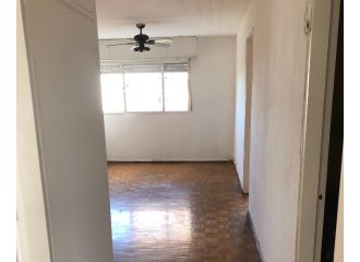 Apartamento En Parque Posadas, Piso Alto Con Hermosa Vista Despejada En Todos Los Ambientes!! Entorno Con Mucho Parque Verde, Comercios Y Locomoción. Seguridad. En Perfecto Estado, Para Mudarse Ya!!