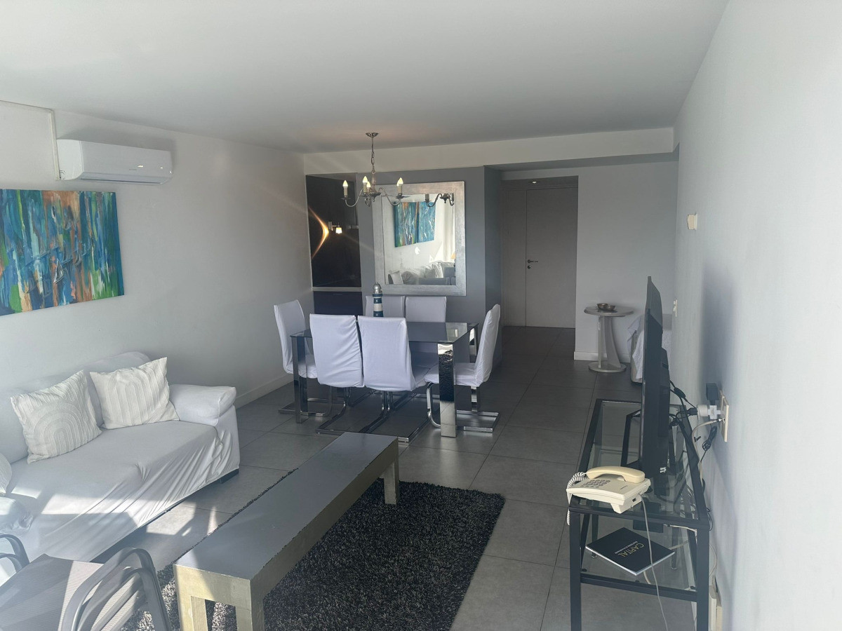  Vendo Apto En Torre Yoo de 1 1/2 dormitorio Excelente Estado . Una Torre Con Todas Las Amenidades . No Deje De Perder Esta Oportunidad
