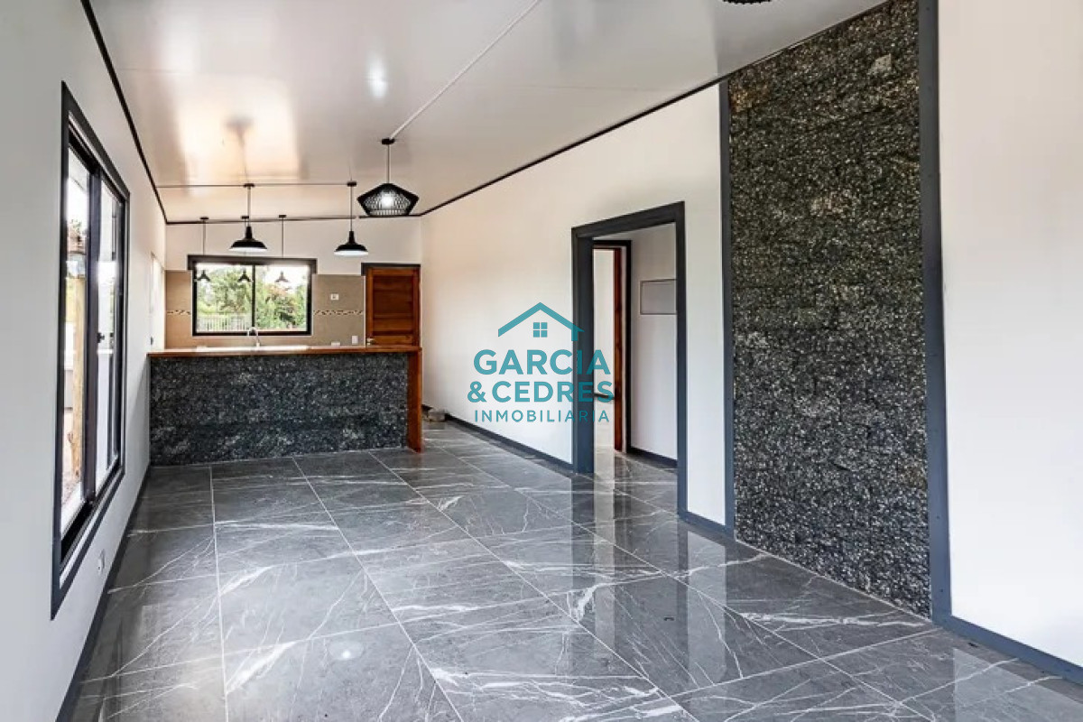 Casa ID.38 - Oportunidad en Las Flores a solo 200 mts de la playa . Casa A estrenar con piscina de 2 dormitorios y un baño 