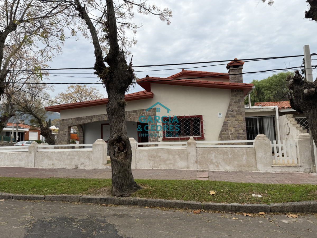 Casa ID.635 - Excelente casa de construcción tradicional en Piriápolis