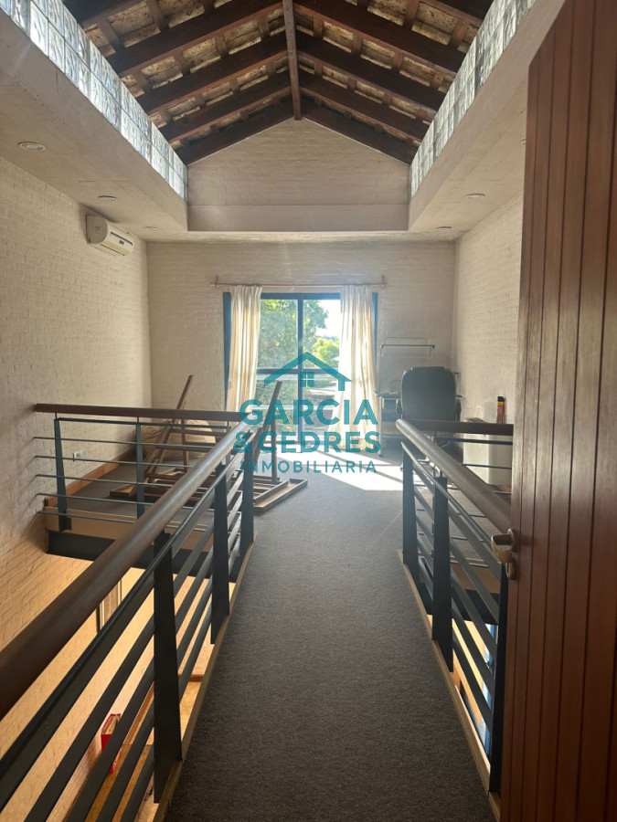 Casa ID.216 - VENDO CASA EN NUEVO CANTEGRIL 5 DORMITORIOS Y 5 BAÑOS EXCLENTE CONSTRUCCION