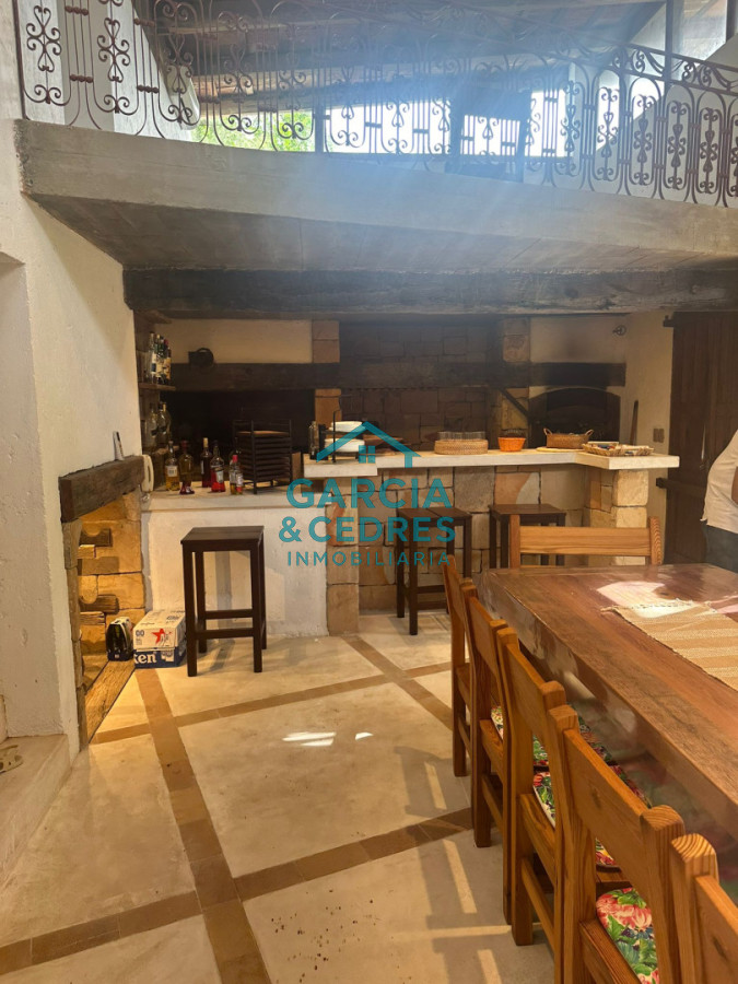 Casa ID.216 - VENDO CASA EN NUEVO CANTEGRIL 5 DORMITORIOS Y 5 BAÑOS EXCLENTE CONSTRUCCION