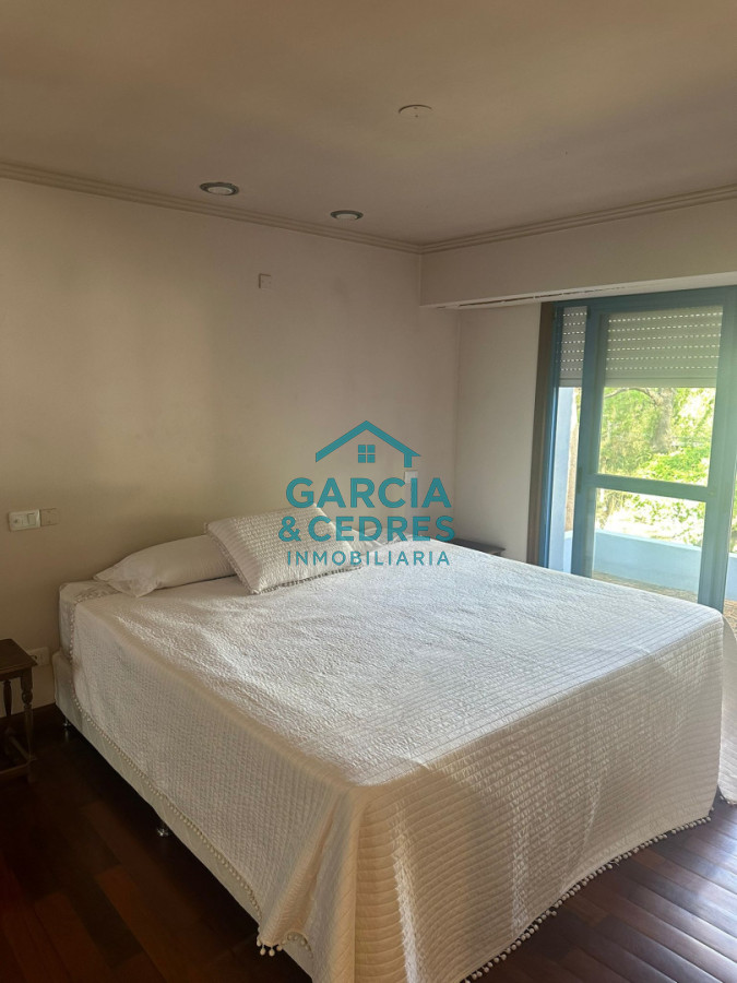 Casa ID.216 - VENDO CASA EN NUEVO CANTEGRIL 5 DORMITORIOS Y 5 BAÑOS EXCLENTE CONSTRUCCION