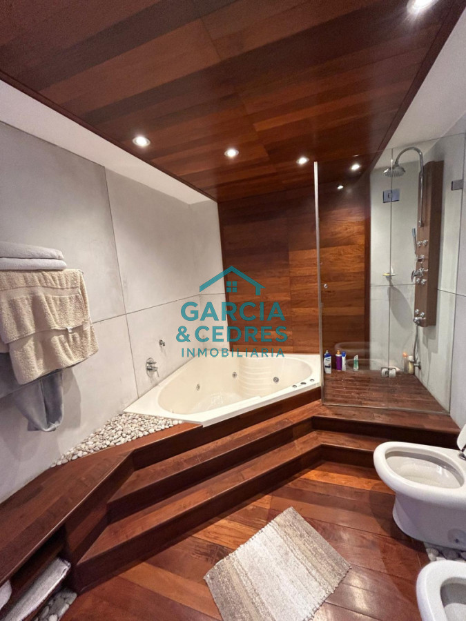 Casa ID.216 - VENDO CASA EN NUEVO CANTEGRIL 5 DORMITORIOS Y 5 BAÑOS EXCLENTE CONSTRUCCION