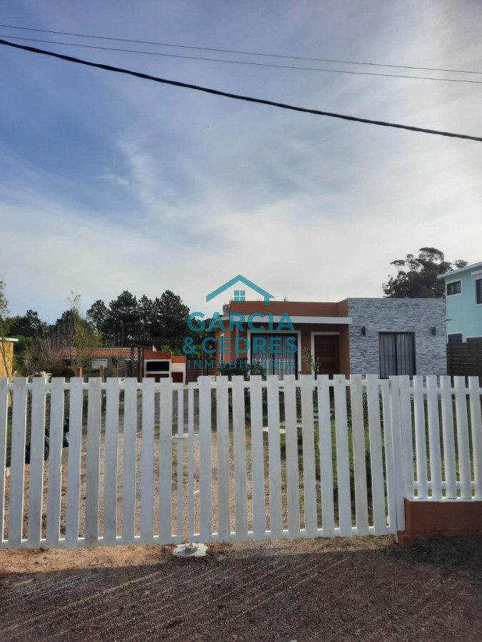 Casa ID.38 - Oportunidad en Las Flores a solo 200 mts de la playa . Casa A estrenar con piscina de 2 dormitorios y un baño 