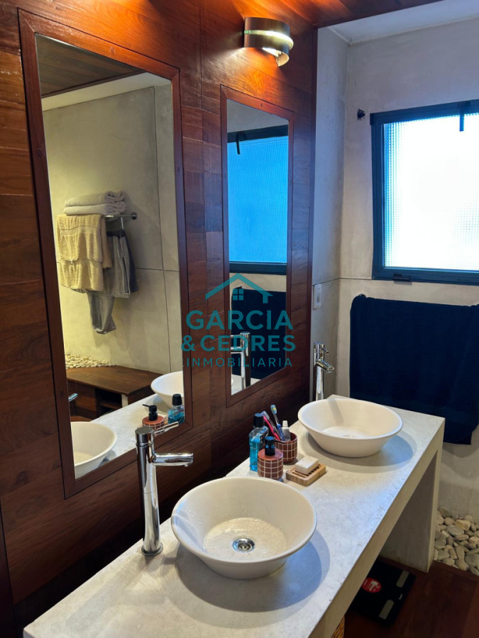 Casa ID.216 - VENDO CASA EN NUEVO CANTEGRIL 5 DORMITORIOS Y 5 BAÑOS EXCLENTE CONSTRUCCION