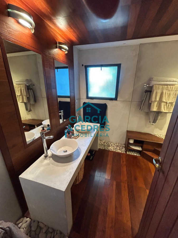 Casa ID.216 - VENDO CASA EN NUEVO CANTEGRIL 5 DORMITORIOS Y 5 BAÑOS EXCLENTE CONSTRUCCION