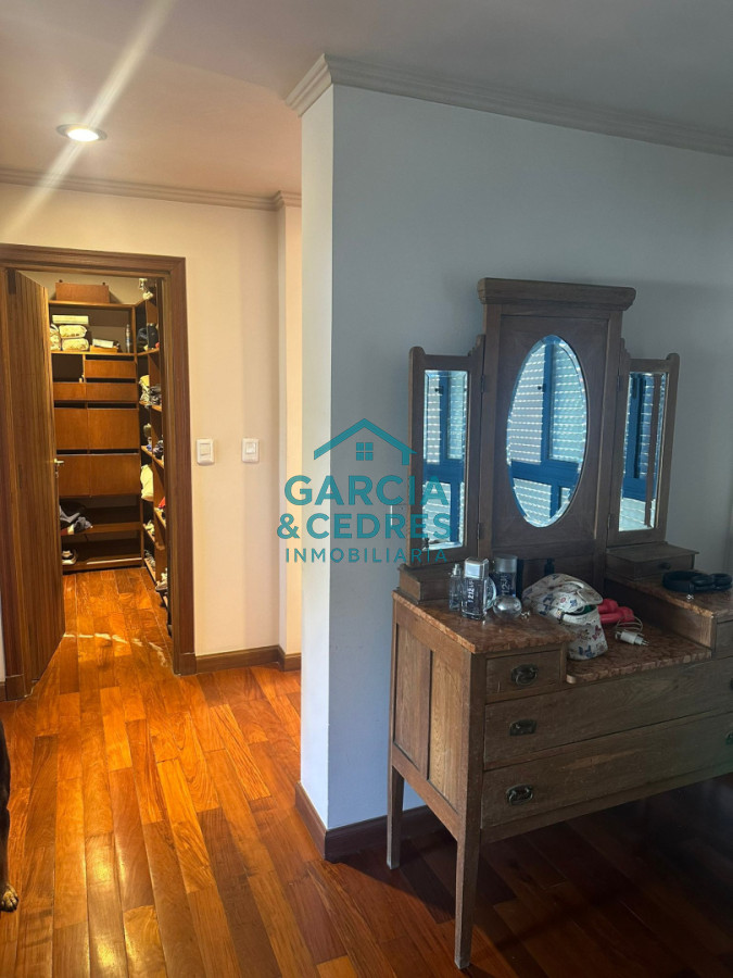 Casa ID.216 - VENDO CASA EN NUEVO CANTEGRIL 5 DORMITORIOS Y 5 BAÑOS EXCLENTE CONSTRUCCION