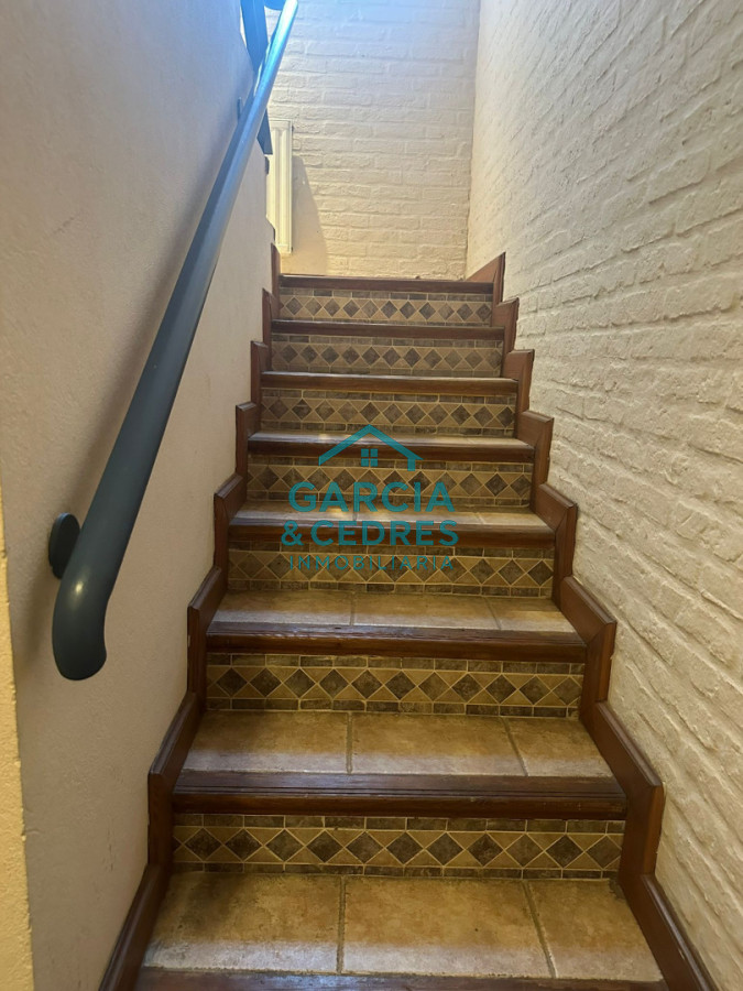 Casa ID.216 - VENDO CASA EN NUEVO CANTEGRIL 5 DORMITORIOS Y 5 BAÑOS EXCLENTE CONSTRUCCION