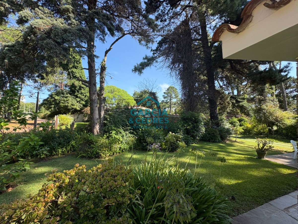 Casa ID.1202 - Alquiler de Casa de 3 dorm + 3 baños . Excelente Ubicación 