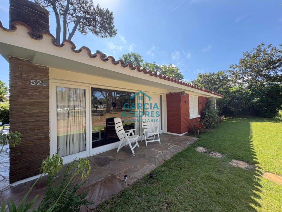 Casa ID.1202 - Alquiler de Casa de 3 dorm + 3 baños . Excelente Ubicación 