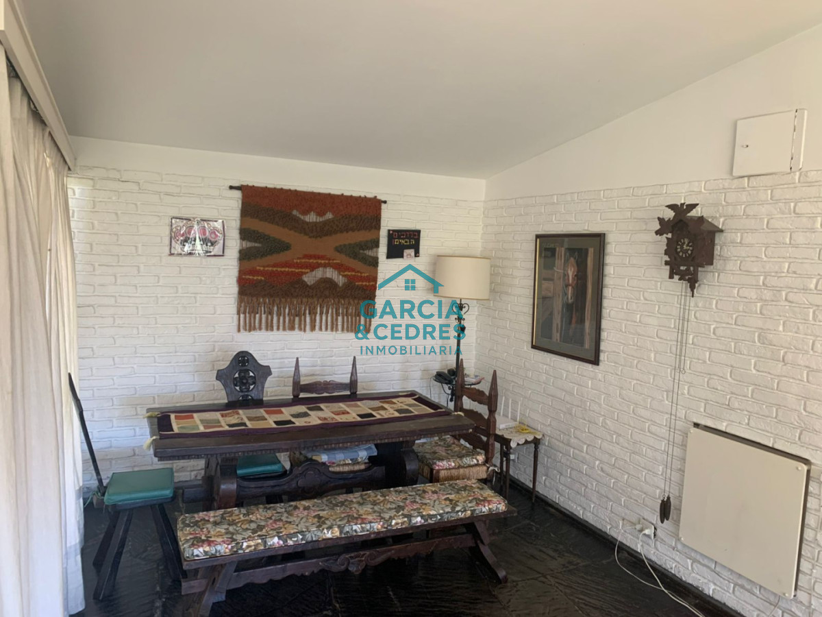 Casa ID.1202 - Alquiler de Casa de 3 dorm + 3 baños . Excelente Ubicación 